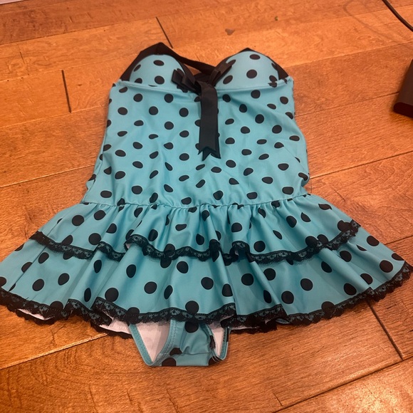 Polka Dot Ruffled Swimsuit - Picture 3 of 4